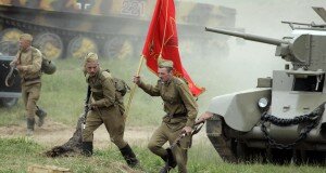 Лживые символы Победы: георгиевская ленточка, красно-зеленые «цветы» и «линия Сталина»